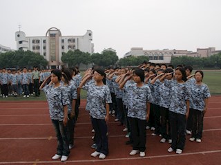 学生军训会操